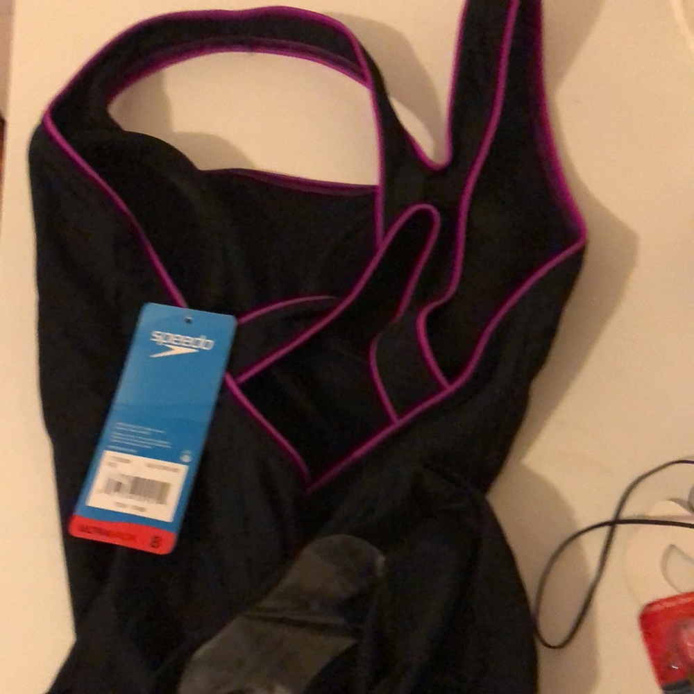 Speedo 1 piece swimsuit NWT S 8, Black & Pink